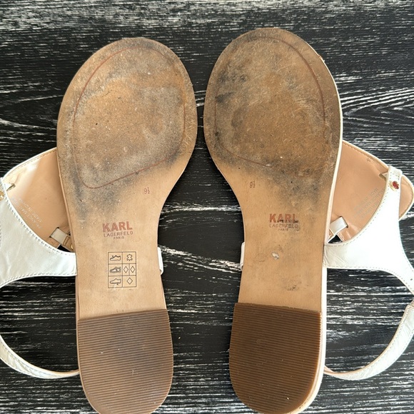 Karl Lagerfeld Brezin white sandals with Gold Lagerfeld Paris logo. - Picture 6 of 6